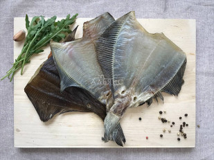 Креветки вяленые: Камбала камчатская вяленая без икры