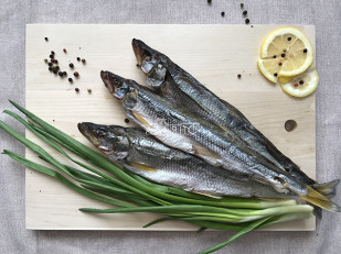 Креветки вяленые: Корюшка вяленая с икрой