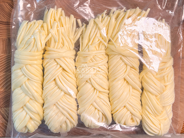 Сырный продукт ФЕРМЕРСКИЙ коса белая в Климовске