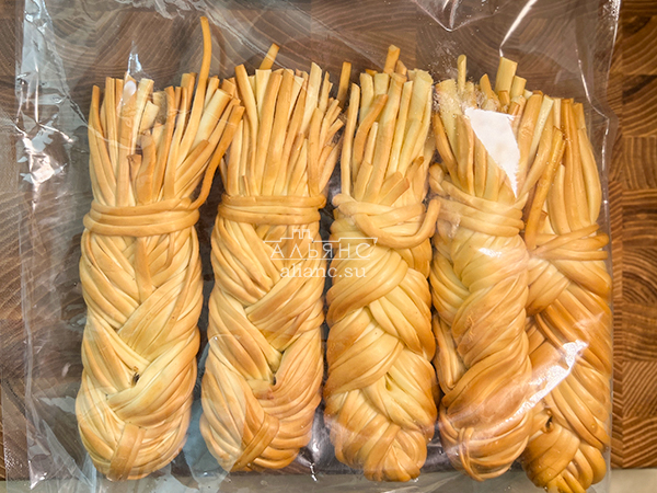 Сырный продукт ФЕРМЕРСКИЙ коса копченая в Климовске