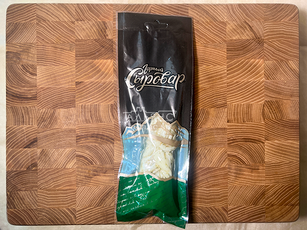 Сыр 100 гр ГОРНЫЙ СЫРОВАР (Косичка с укропом и чесноком) в Климовске