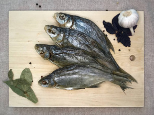 Креветки вяленые: Густера вяленая