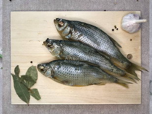 Креветки вяленые: Красноперка вяленая